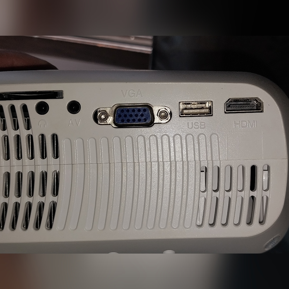 Topvision projector - Picture 3 of 5